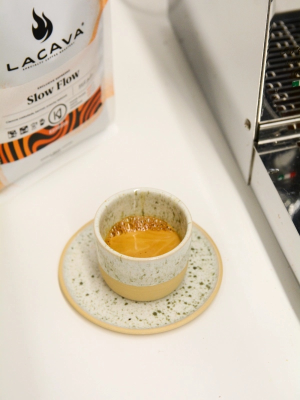 Jak zaparzyć kawę LaCava Slow Flow w ekspresie kolbowym