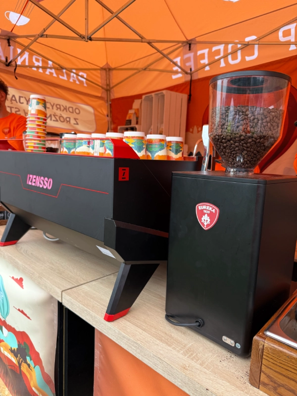 Ekspres kolbowy Izensso Raptor na evencie