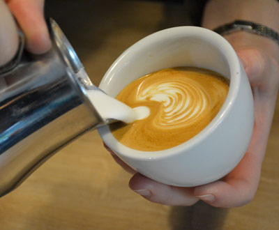 Latte art czyli sztuka malowania na kawie