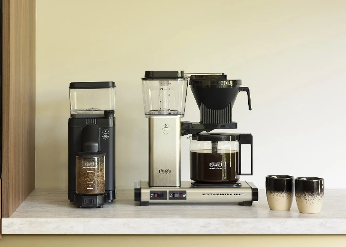 Moccamaster KBG Select Brushed Silver w aranżacji kuchennej