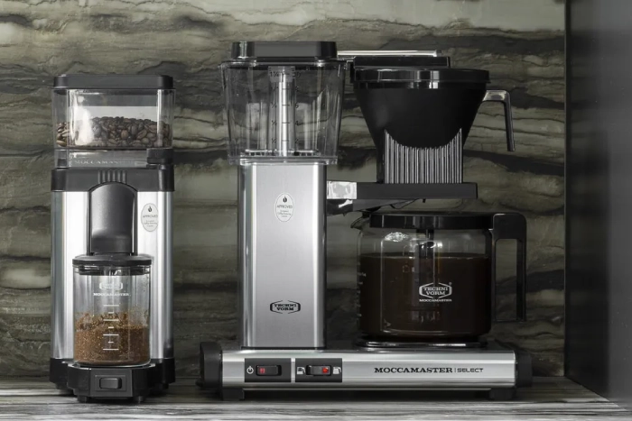 Moccamaster KBG Select Polished Silver w nowoczesnej kuchni