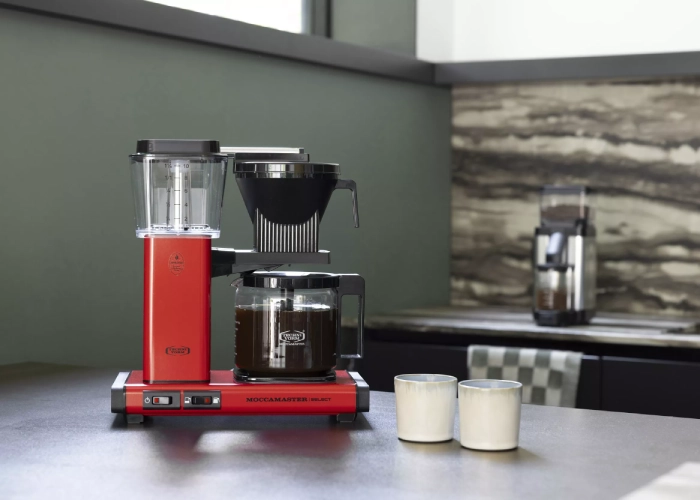 Moccamaster KBG Select Red w aranżacji kuchennej