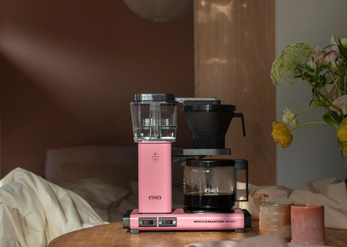Moccamaster KBG Select Pink w aranżacji kuchennej