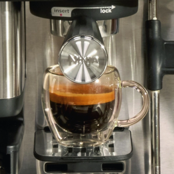 Espresso z Ninja Luxe Café MINI ES301EU