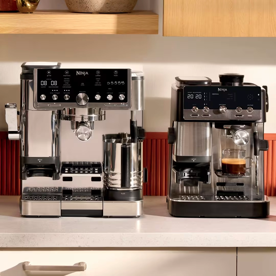 Ninja Luxe Café MINI ES301EU o niewielkich rozmiarach