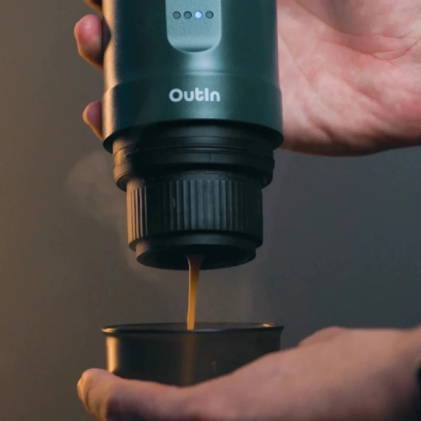 OutIn Nano podczas przygotowywania espresso