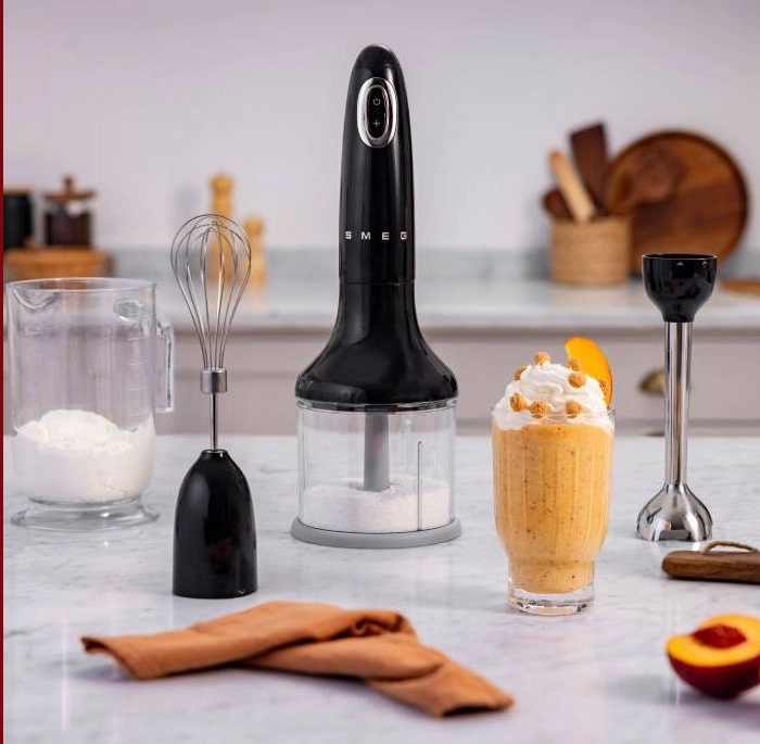 Blender ręczny z akcesoriami Smeg