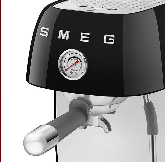 Kolbowy ekspres do kawy SMEG