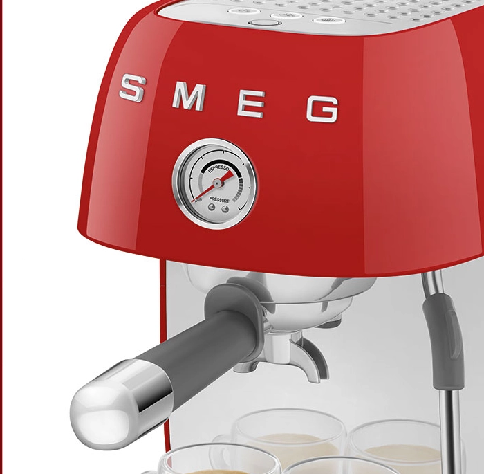 Kolbowy ekspres do kawy SMEG