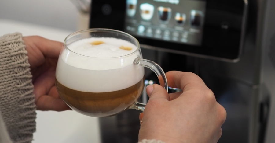  Najlepsze ekspresy Saeco do latte i cappuccino - który wybrać do domu?