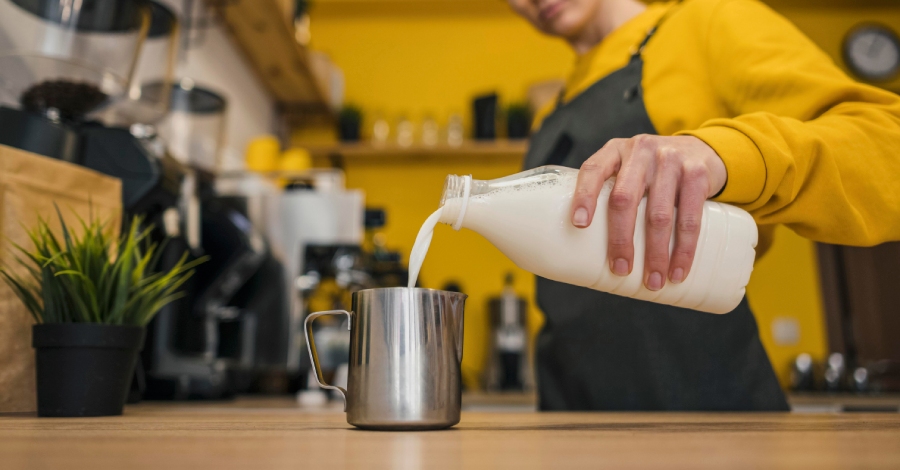Jak przechowywać mleko do kawy?