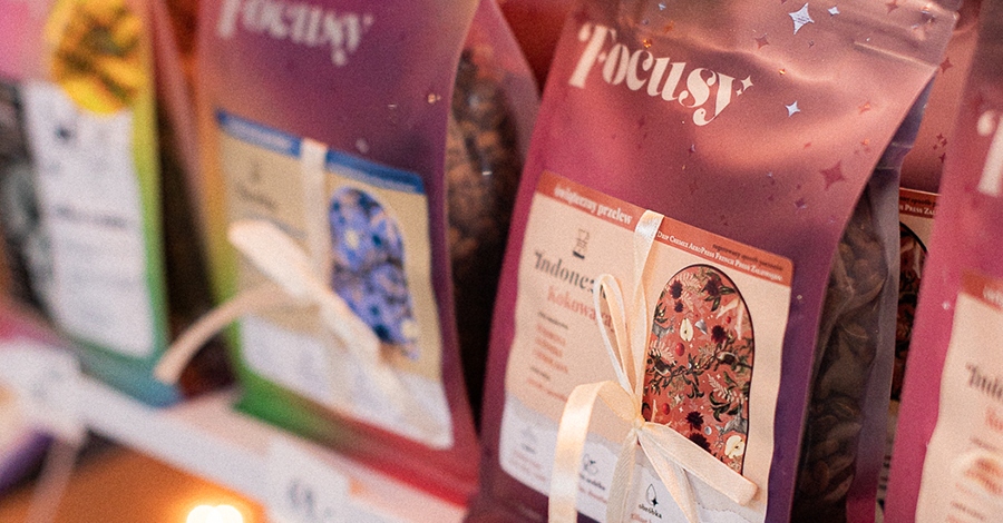 Jaką kawę wybrać na prezent i na co zwrócić uwagę? Praktyczny poradnik świąteczny 2025