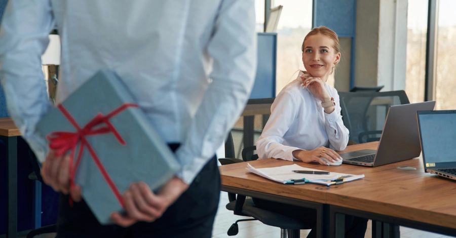 Kawa i herbata dla pracownika? Prezent, który naprawdę sprawia przyjemność