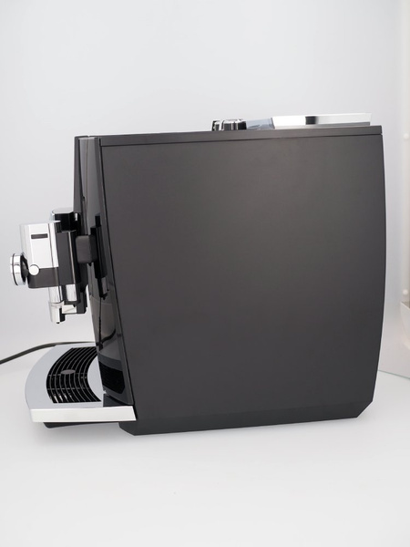 OUTLET 6823 - Ekspres do kawy Jura J8 TWIN Diamond Black (EA)