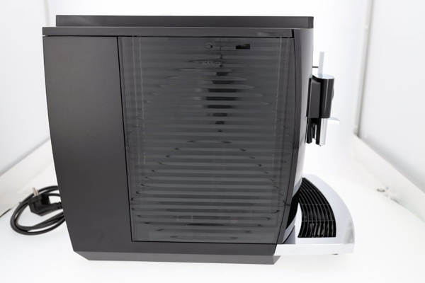 OUTLET - Ekspres do kawy Jura E8 Piano Black (EB)