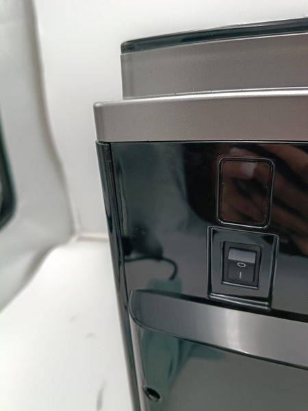 OUTLET 24190 - Ekspres do kawy Delonghi ECAM 250.23.SB