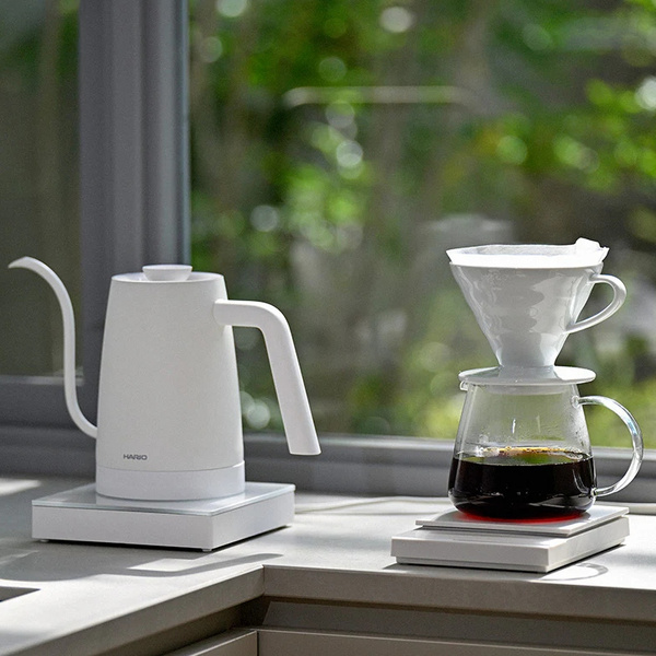 Czajnik elektryczny Hario Lyra 800ml - Biały