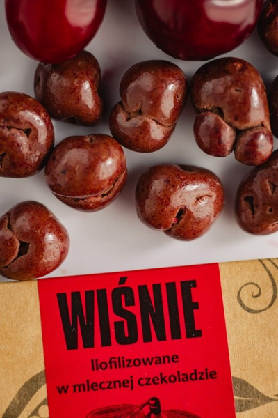 Wiśnie liofilizowane w mlecznej czekoladzie M.Pelczar Chocolatier  100g