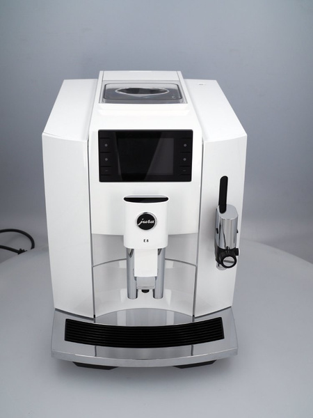 OUTLET 5588 - Ekspres do kawy Jura E8 Piano White (EC)