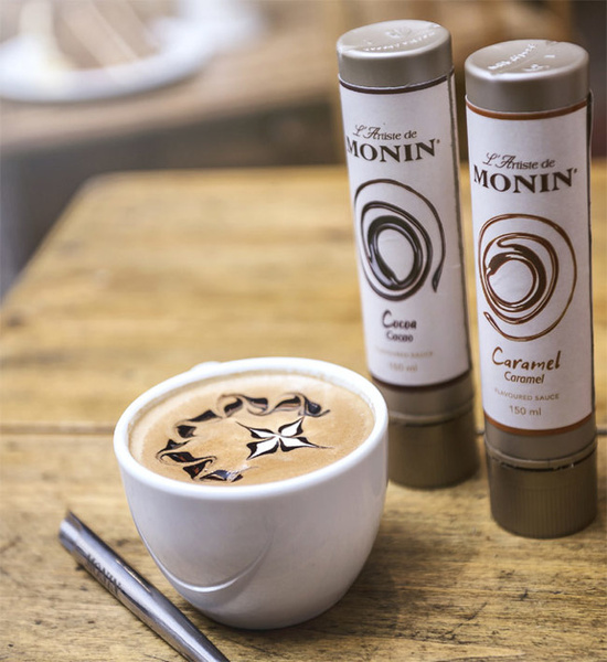 Pisak do Latte art MONIN - sos kakaowy 150 ml