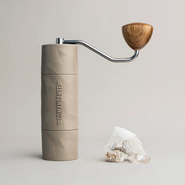 Młynek do kawy Comandante X25 Trailmaster Dune