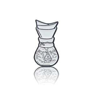 Przypinka - Domek w górach