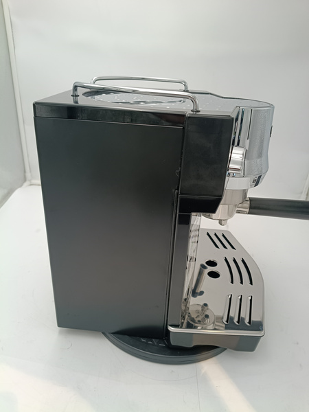 OUTLET 24570 - Ekspres do kawy DeLonghi EC 820.B