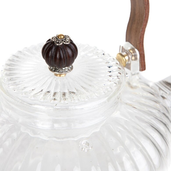 Szklany dzbanek Homla Corrie z drewnianą rączką 550 ml 