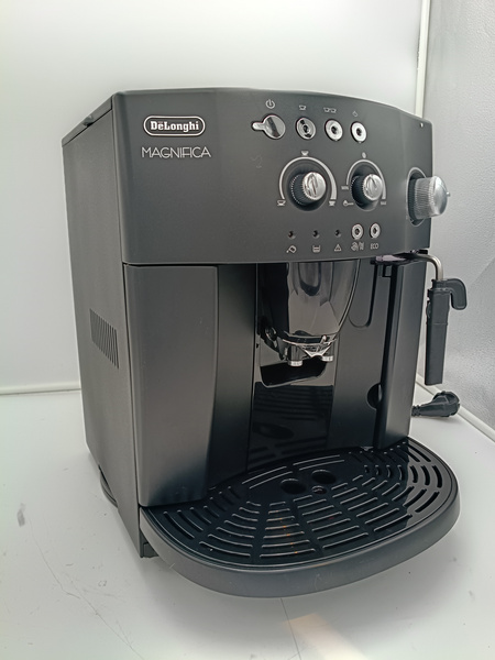 OUTLET 24208 - Ekspres do kawy DeLonghi Magnifica ESAM 4000.B