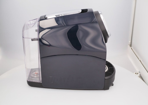 OUTLET 8563 - Ekspres na kapsułki Lavazza Blue LB CLASSY & MILK