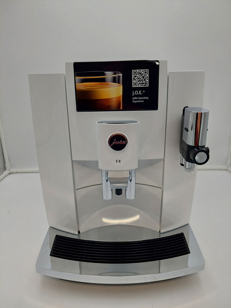 OUTLET 9767 - Ekspres do kawy Jura E8 Piano White (EC)