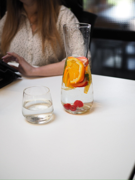 Szklana karafka z korkiem Altom 1,1L