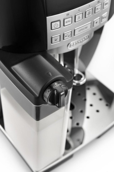 Ekspres do kawy DeLonghi Magnifica S Cappuccino ECAM 22.360.B - NIEDOSTĘPNY 