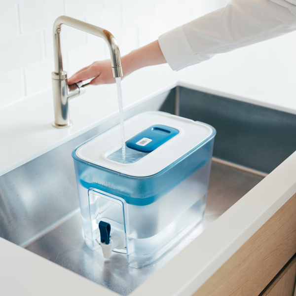Dystrybutor z filtrem BRITA FLOW MAXTRA PRO Pure Performance - Niebieski