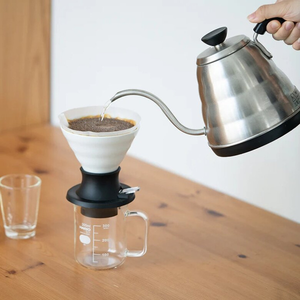 Ceramiczny zaparzacz Hario Ceramic Immersion Coffee Dripper V60-02 - Biały