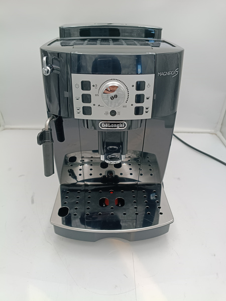 OUTLET17655 - Ekspres do kawy DeLonghi Magnifica ECAM 22.110.B