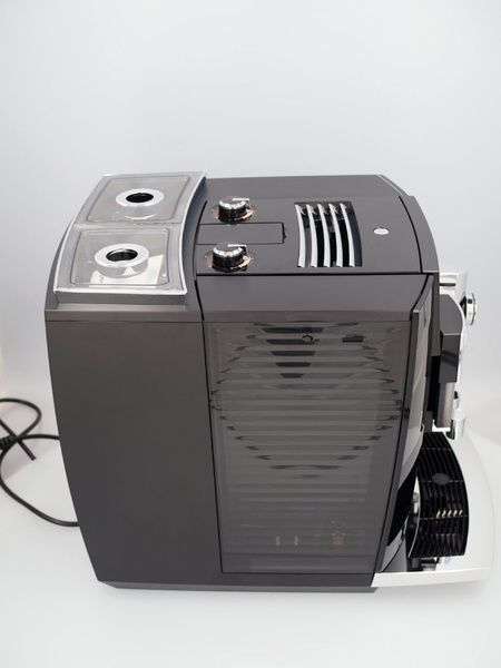 OUTLET 6823 - Ekspres do kawy Jura J8 TWIN Diamond Black (EA)