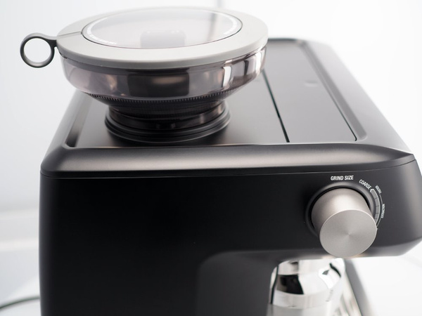 OUTLET - Kolbowy ekspres do kawy Sage SES990BTR