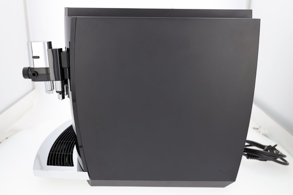 OUTLET - Ekspres do kawy Jura E8 Piano Black (EB)