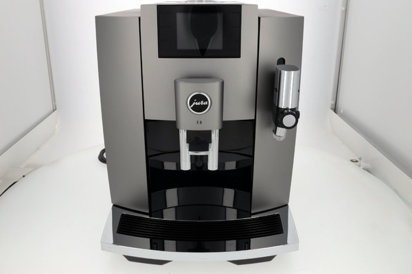 OUTLET - Ekspres do kawy Jura E8 Dark Inox (EB)