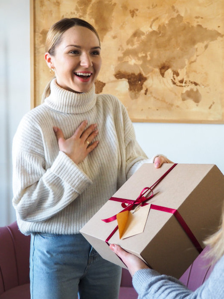 Zestaw prezentowy z kubkiem termicznym, kawą mieloną i czekoladą