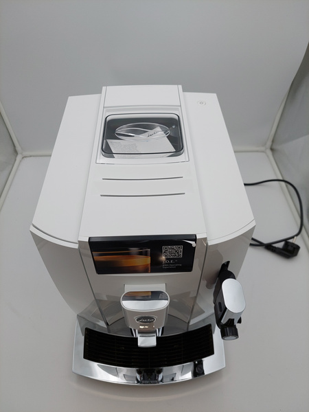 OUTLET 9767 - Ekspres do kawy Jura E8 Piano White (EC)