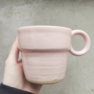 Ceramiczny kubek z uszkiem POTPOTSTUDIO - Pastel Old School 400 ml - NIEDOSTĘPNY - opinie w konesso.pl