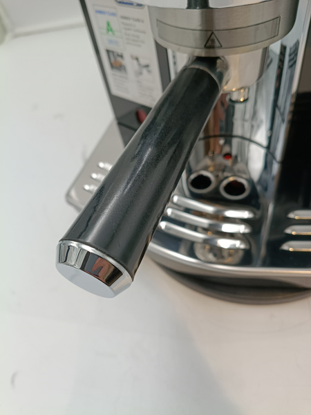 OUTLET 24570 - Ekspres do kawy DeLonghi EC 820.B