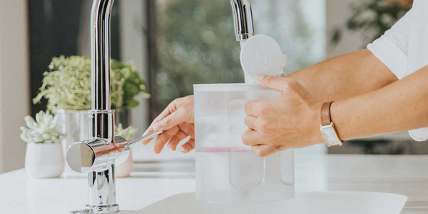 Dzbanek filtrujący wodę BWT AQUAlizer Station + 2 wkłady (Zn+Mg i Mg) + 2 szklane karafki