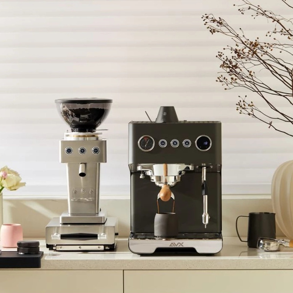 Ekspres do kawy AVX HERO PRO X - Czarny