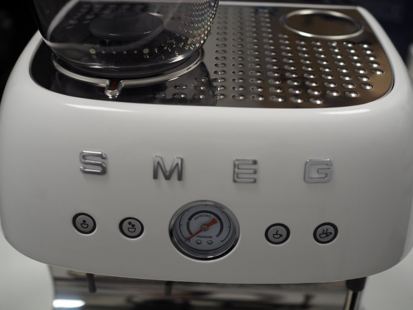 OUTLET 5233 - Ekspres do kawy SMEG EGF03WHEU - Biały