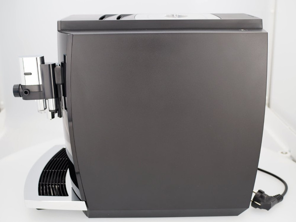  OUTLET 55551 - Ekspres do kawy Jura E8 Piano Black (EB)