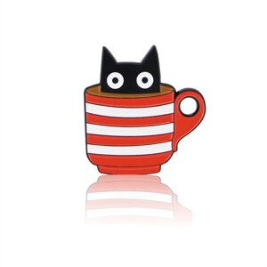 Przypinka - Kotek w kubku z kawą