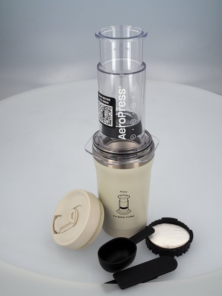 OUTLET - Zaparzacz do kawy AeroPress Go Plus - Kremowy